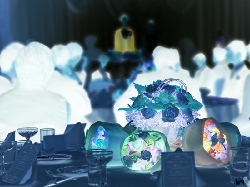 結婚式の会場（ネガポジ反転）