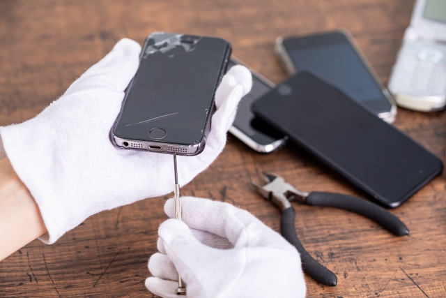 壊れたスマホの修理